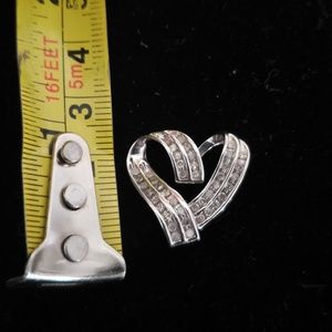 10k diamond heart pendant